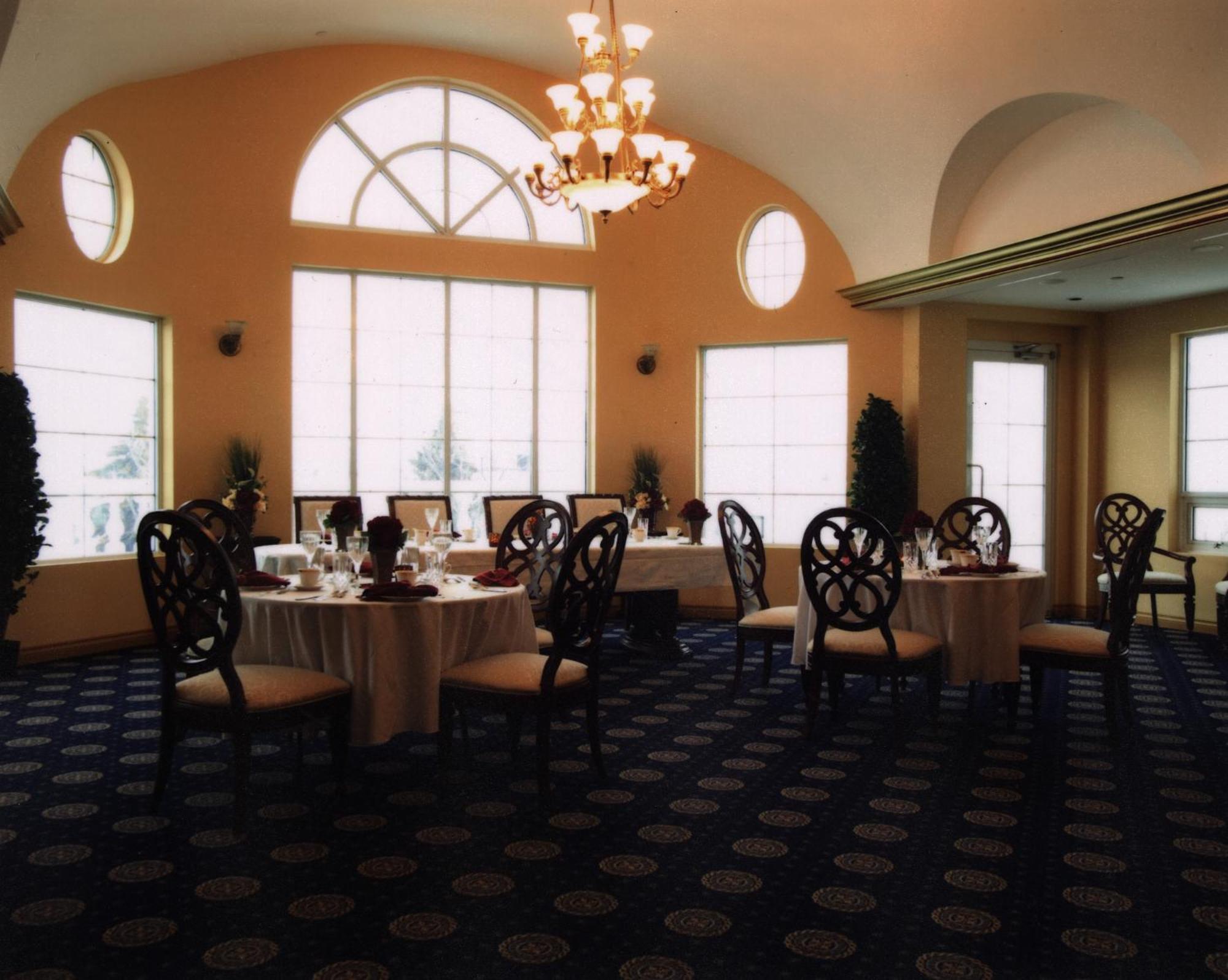 Chateau Louis Hotel & Conference Centre Edmonton Exterior photo